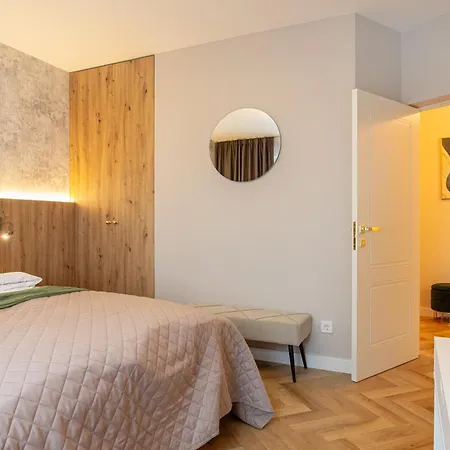 Old Town Riverside Deluxe *