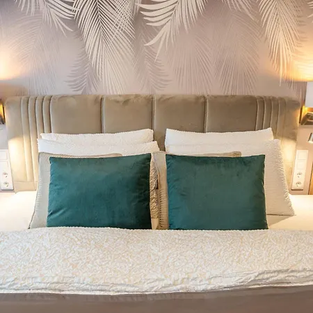 아파트 Old Town Riverside Deluxe *