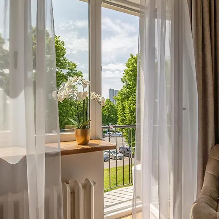 Old Town Riverside Deluxe