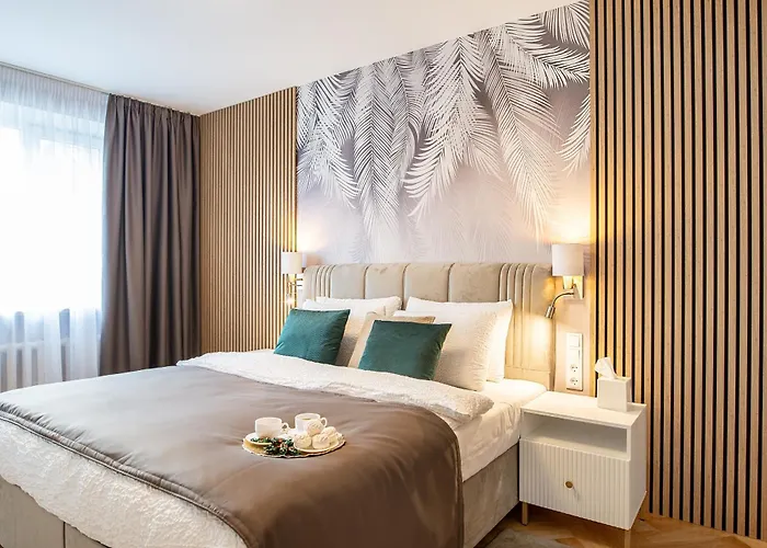 Old Town Riverside Deluxe Apartment *