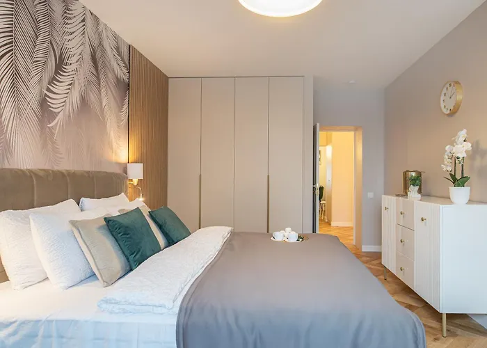 Old Town Riverside Deluxe